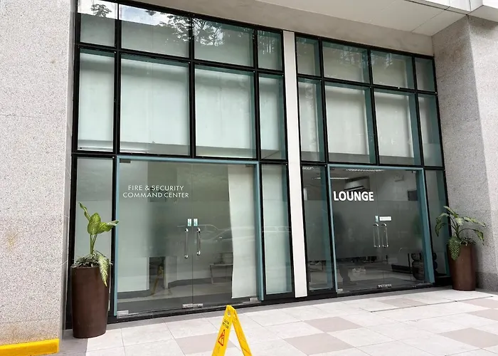 Japandi Haven With Uptown Mall Fountain View One Uptown Bgc Apartment Manila