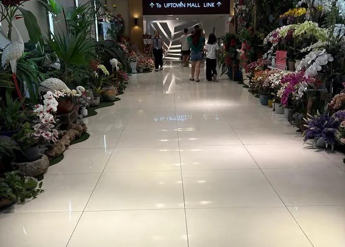 Japandi Haven With Uptown Mall Fountain View One Uptown Bgc *